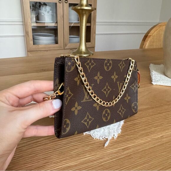 ✅AUTH✅Louis Vuitton Brown Mono SHOULDER BAG - Picture 4 of 11